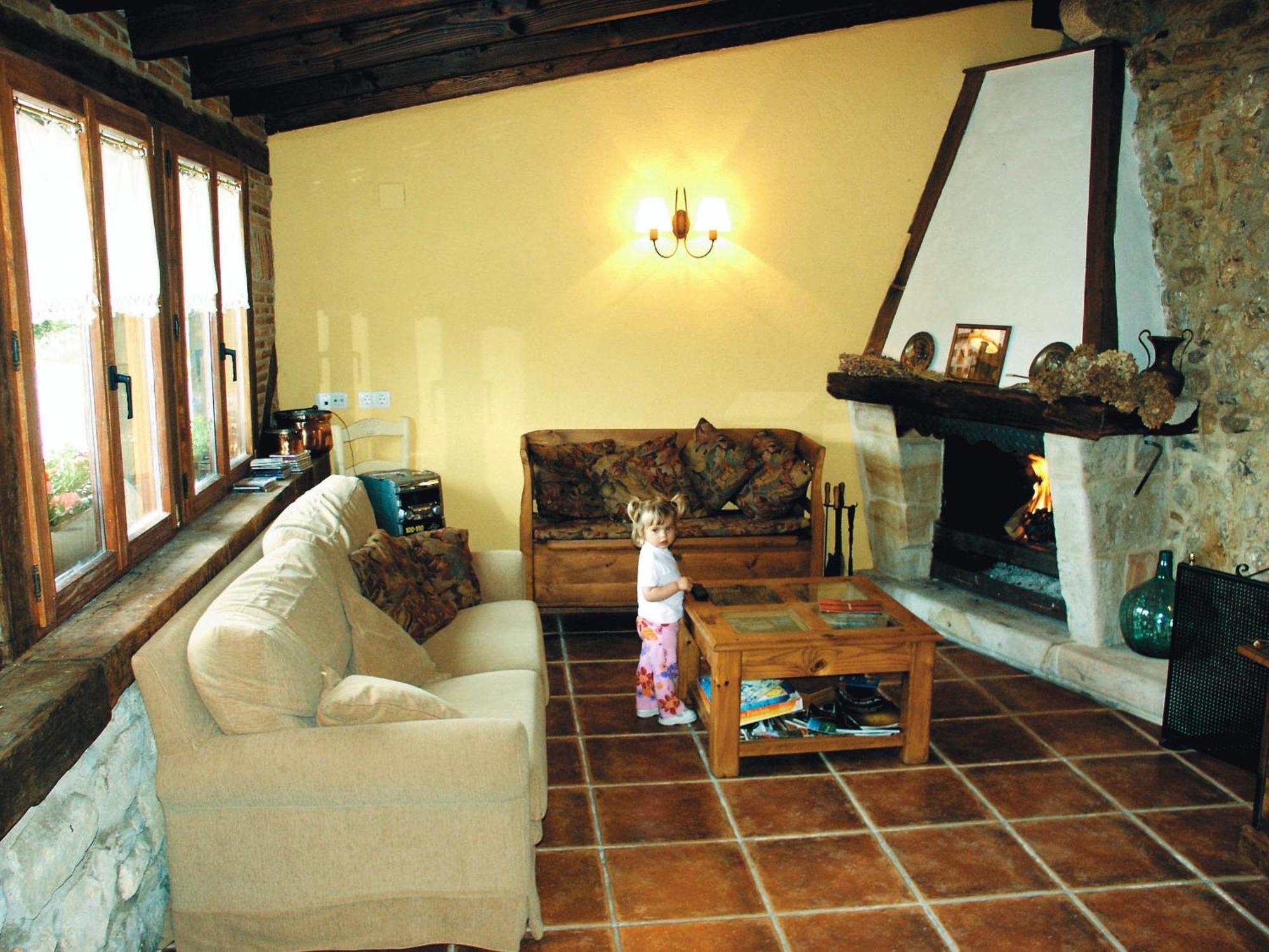 Aristieta Guest House Ajangiz Ngoại thất bức ảnh